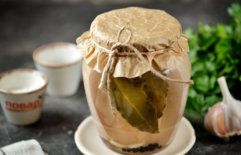 1. Этап. Сало соленое в рассоле по-деревенски: Более толстые куски и особенно с мясными прослойками выдержите указанное время. Приятного аппетита!