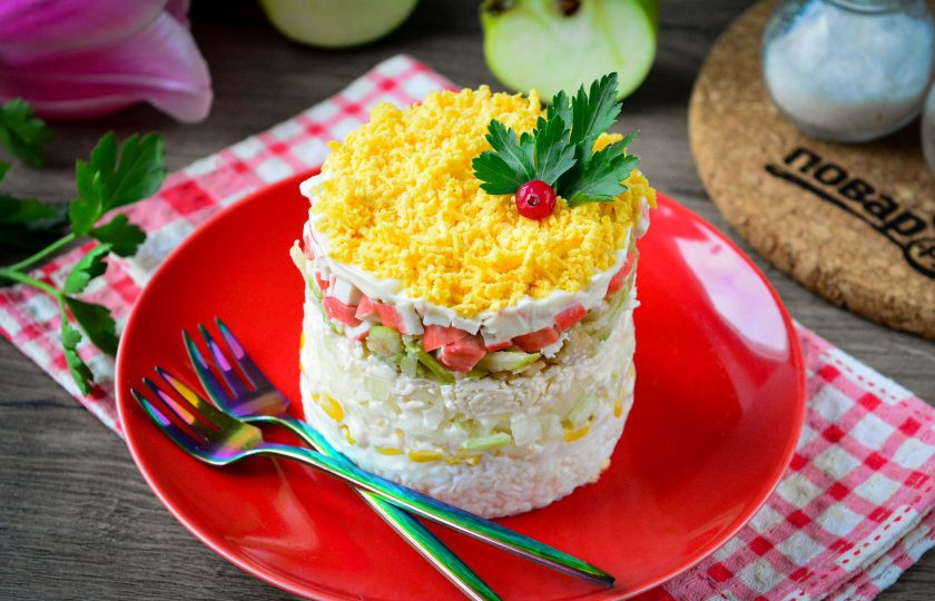 1. Этап. Салат Нежный вкус: Салату дайте пропитаться в холодильнике 15-20 минут, а затем уже подавайте к столу, естественно, сняв кулинарное кольцо. Приятного аппетита!