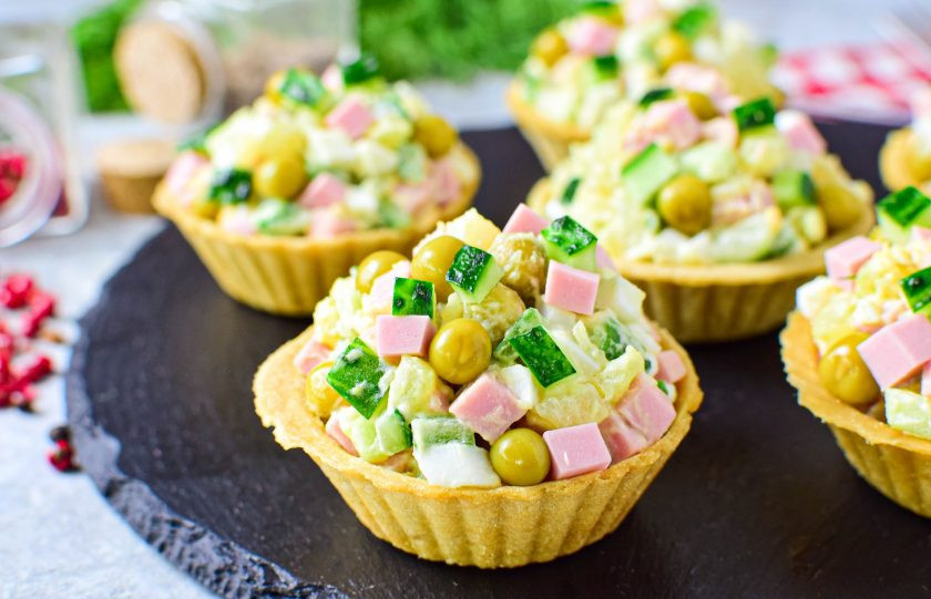 1. Этап. Тарталетки с салатом Оливье: Приятного угощения!