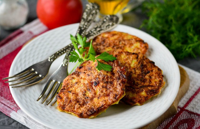 1. Этап. Оладьи из кабачков и помидоров: Приятного аппетита!