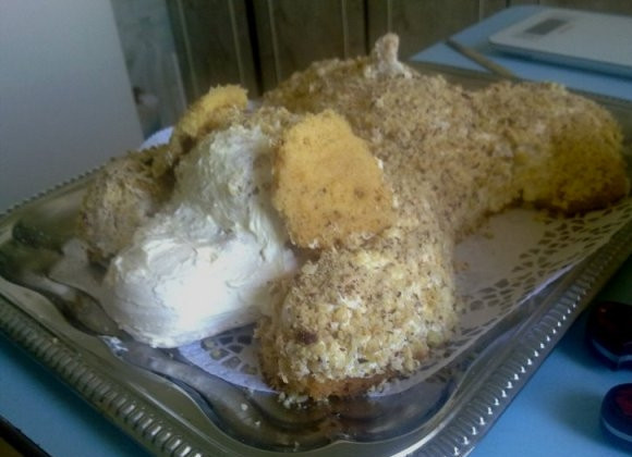 1. Этап. Торт Собачка из крема: Бисквитно-кремовой массой 