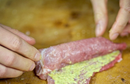 1. Этап. Рулетики мясные с разной начинкой: 13. Все, можно заворачивать.