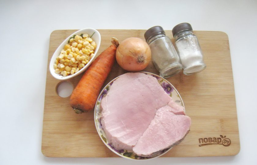 1. Этап. Пюре гороховое с копченостями: Подготовьте ингредиенты для приготовления горохового пюре.