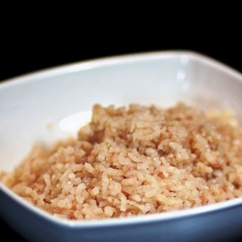 1. Этап. Рыбные котлеты с рисом: Рыбное филе при помощи мясорубки или кухонного комбайна превращаем в фарш.