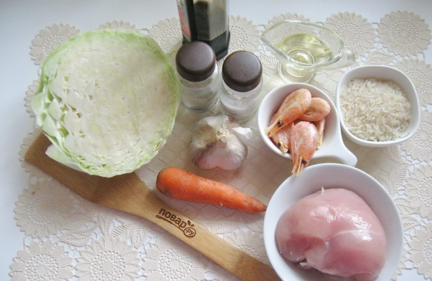 1. Этап. Рис по-сингапурски: Подготовьте ингредиенты для приготовления риса по-сингапурски.