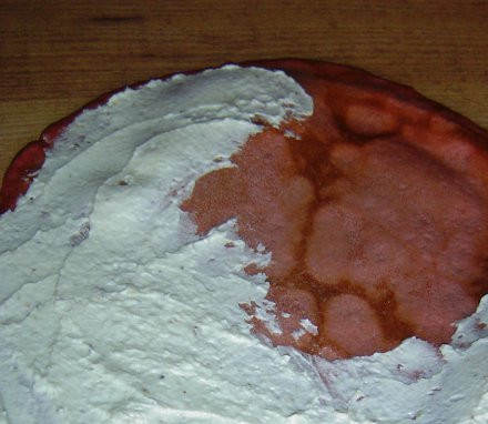 1. Этап. Блины закусочные: Намазываем готовый блин получившимся кремом.