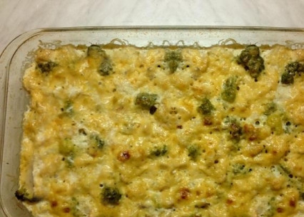 1. Этап. Запеканка из цветной капусты, брокколи и куриной грудки: Готовую запеканку необходимо слегка остудить, а затем подавайте на стол.