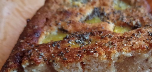 1. Этап. Безглютеновая творожная запеканка: Готовую запеканку оставить остывать на несколько часов, в идеале - на ночь в холодильнике. Наиболее вкусная она на следующее утро, когда полностью 'встанет'.