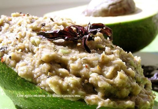 1. Этап. Грибной соус-дип с авокадо и базиликом: Приятного аппетита!