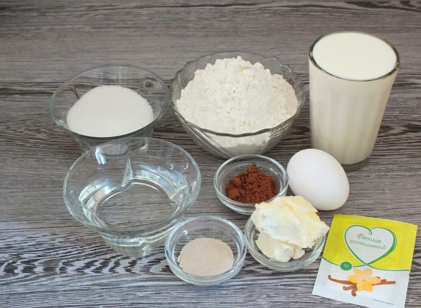 1. Этап. Дрожжевые булочки с какао: Подготовьте необходимые ингредиенты.