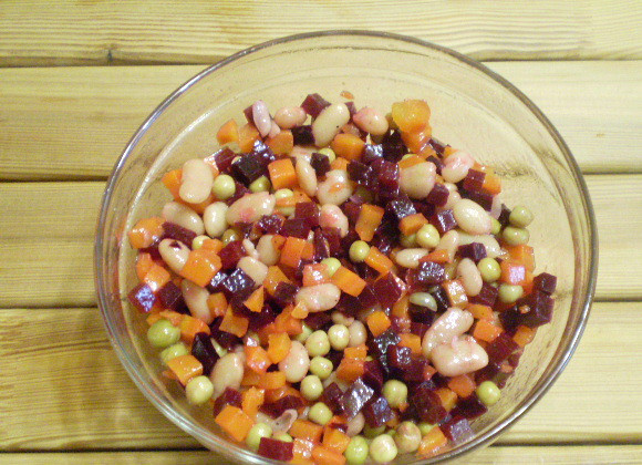 1. Этап. Диетический винегрет для похудения: 5. Перемешиваем, салат готов. В качестве зелени лучше всего добавить зеленый лук перышками. Приятного аппетита!