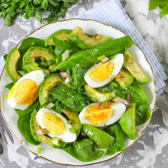 Салат с авокадо и шпинатом