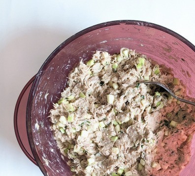 1. Этап. Котлеты из тунца и цукини: Хорошо перемешать до однородности и можно сразу жарить.