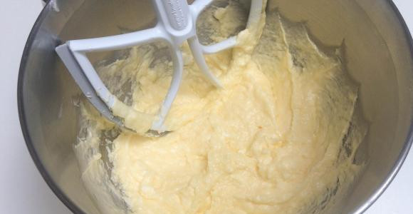 1. Этап. Печенье с творожной начинкой: Хорошо все смешайте.