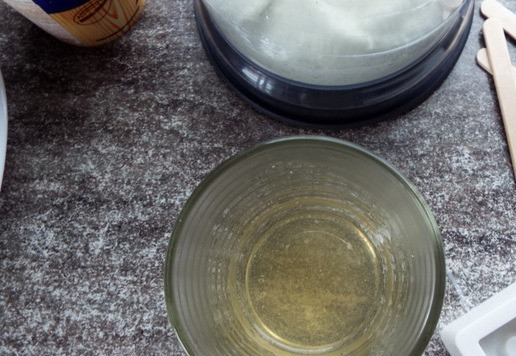 1. Этап. Заливное-мусс с терпугом: Желатин распустить на водяной бане или импульсами в микроволновке.