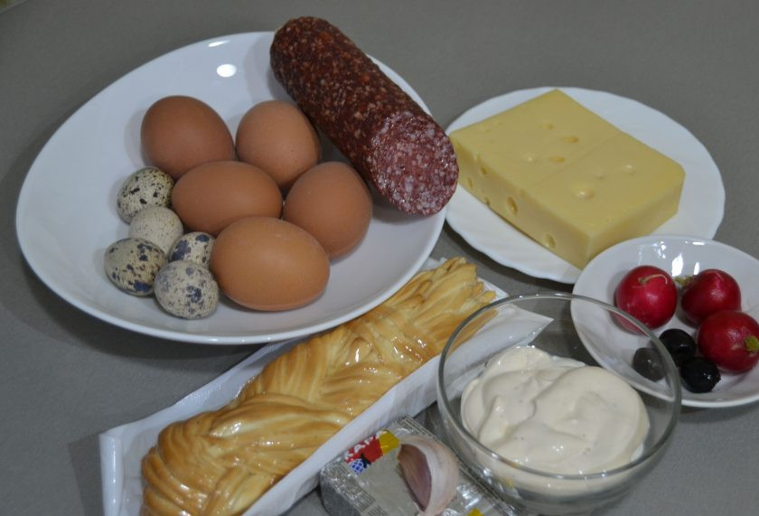 1. Этап. Салат Мышки-шалунишки: Подготовьте ингредиенты.