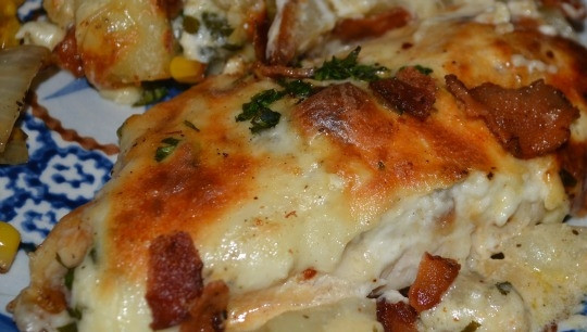 1. Этап. Куриная грудка с картофелем: 13. Подавайте блюдо сразу после приготовления или немного остудите. Приятного аппетита!