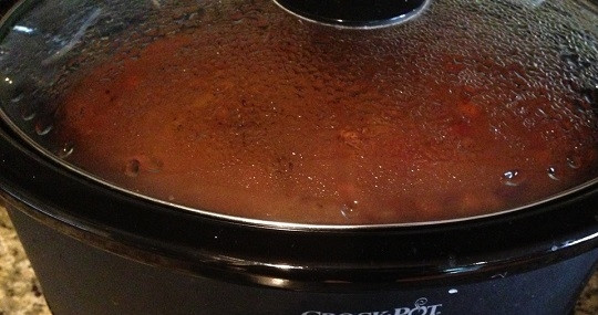 1. Этап. Красная фасоль с мясом: 7. Оставьте тушиться на медленном огне примерно на 2 часа до готовности. Вот и весь секрет, как сделать красную фасоль с мясом. Надеюсь, что блюдо придется вам по вкусу.