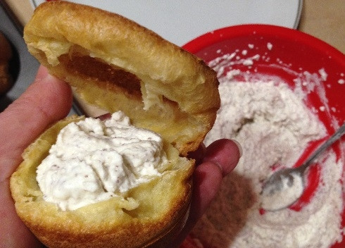 1. Этап. Ленивые эклеры с творожной начинкой: 12. Заполняем начинкой.