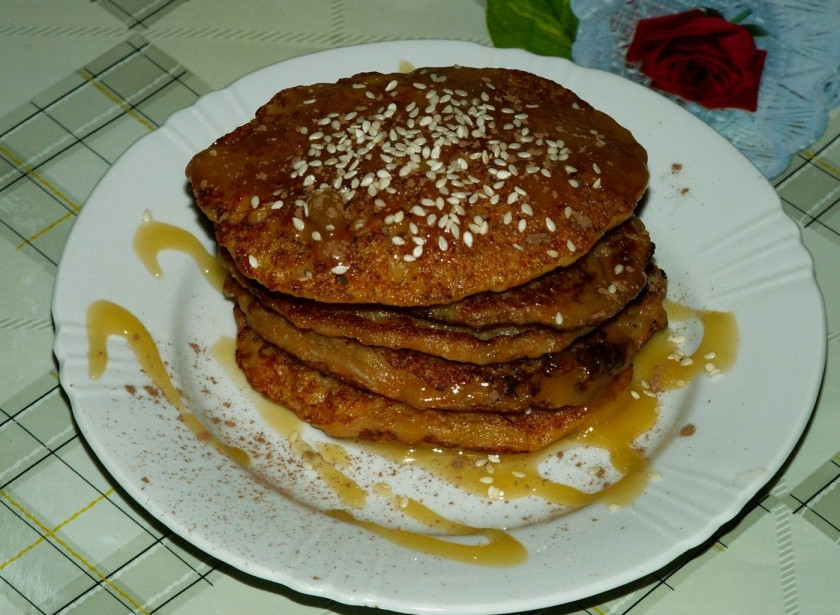 1. Этап. Диетические оладьи из тыквы: Готовые диетические оладьи из тыквы подавайте с медом. Приятного аппетита!