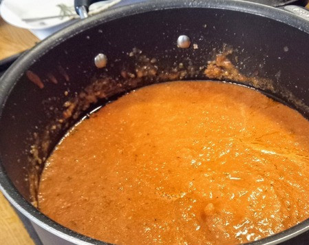 1. Этап. Арбузный гаспачо с миндальным маслом: Пробить массу блендером.. Отложить.