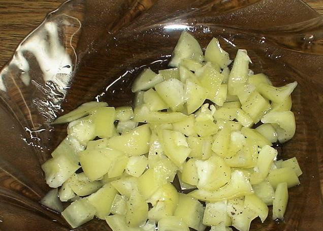 1. Этап. Говядина в фольге с овощами: Тоже самое что и с помидорами, делаем с болгарским перцем. (у меня желтый перец, не пугаться!)