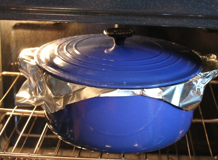 1. Этап. Жаркое по-французски: 12. Накройте сковороду/кастрюлю фольгой, затем крышкой и отправляйте в разогретую до 170 градусов духовку на 45 минут - 1 час. Мясо должно быть мягким.