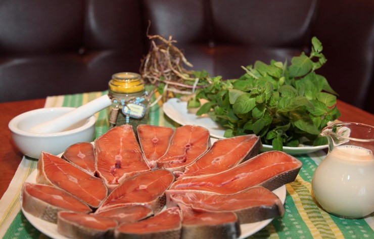 1. Этап. Стейк из горбуши в духовке: Стейки я обычно покупаю уже готовые, поэтому мне не приходится разделывать рыбу.