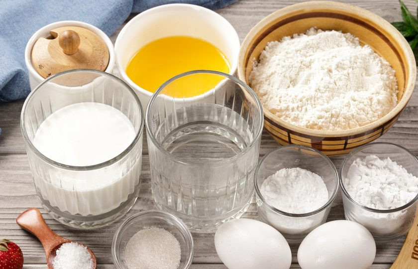 1. Этап. Гонконгские вафли: Подготовьте все ингредиенты по списку. Сливочное масло растопите и немного остудите.