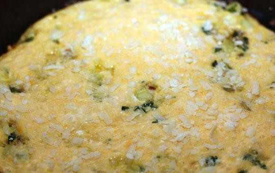 1. Этап. Фриттата: В самом конце можно еще слегка присыпать тертым пармезаном.