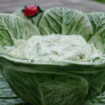 Заячий сырный соус