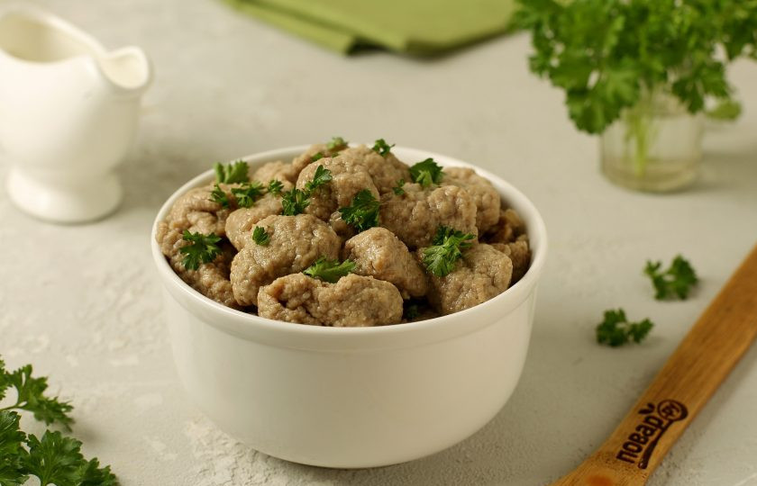 1. Этап. Печеночные клецки: Печеночные клецки готовы. Можно полить их сливочным маслом и подавать со сметаной, а можно приготовить любой гарнир. Приятного аппетита!