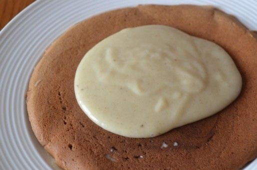 1. Этап. Торт Минутка на сковороде: 15. А после останется перемазать коржи кремом.