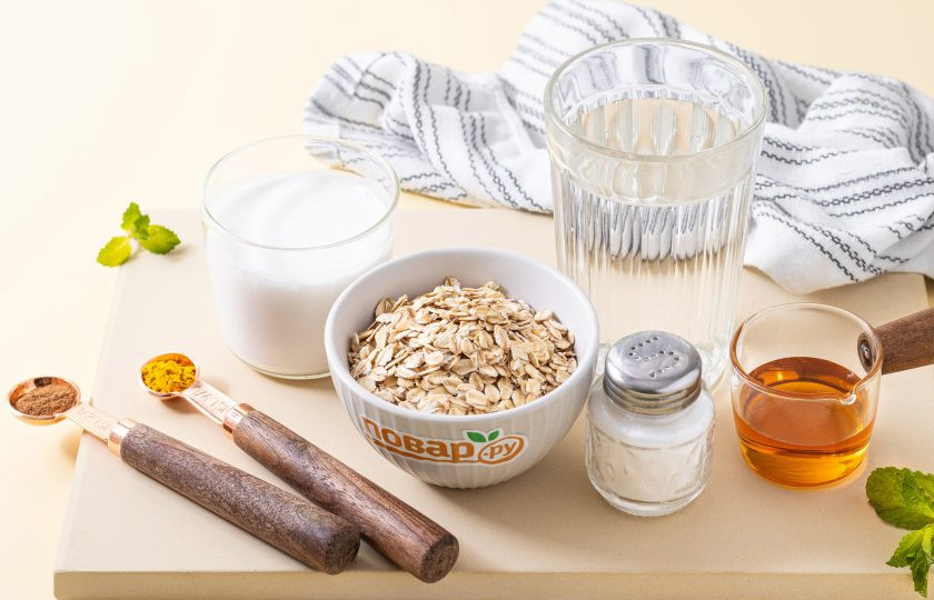 1. Этап. Овсянка с куркумой: Подготовьте все ингредиенты.