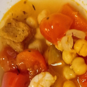 Рагу из нута и креветок