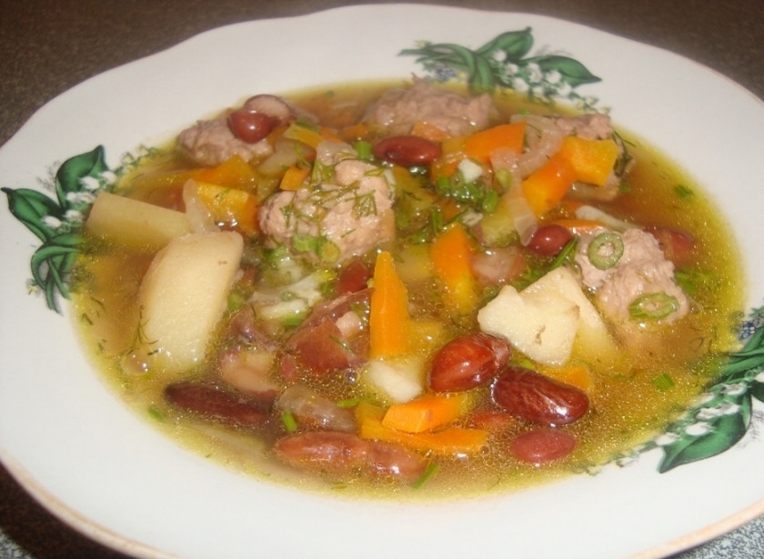 1. Этап. Фасолевый суп в скороварке: 7. Наш суп готов! Украшаем зеленью и подаем к столу. Приятного аппетита!