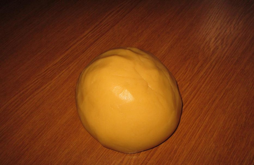 1. Этап. Печенье Персики: 4. Замешиваем тесто и даем ему немного постоять.