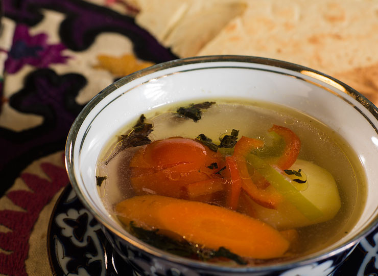 1. Этап. Шурпа из петуха: Бульон с овощами - в другом. Приятного аппетита!