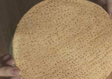 1. Этап. Наполеон со сгущенкой: Выпекаем в разогретой до 200 градусов духовке до красивого золотистого цвета.