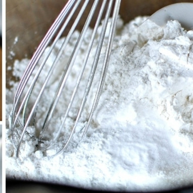 1. Этап. Вафли с беконом: Муку смешиваем с содой и разрыхлителем, перемешиваем венчиком.