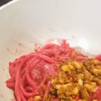 Свекольная паста с кедровыми орехами