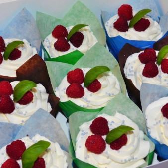 Апельсиновые капкейки с шоколадной начинкой