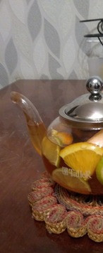 1. Этап. Зимний цитрусовый чай: 3. Добавить чёрный листовой чай, залить кипятком, и оставить на 10 минут настояться. И можно наслаждаться))