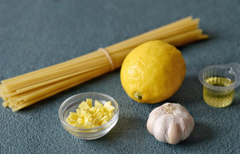 1. Этап. Спагетти с лимоном: Подготовьте все ингредиенты.