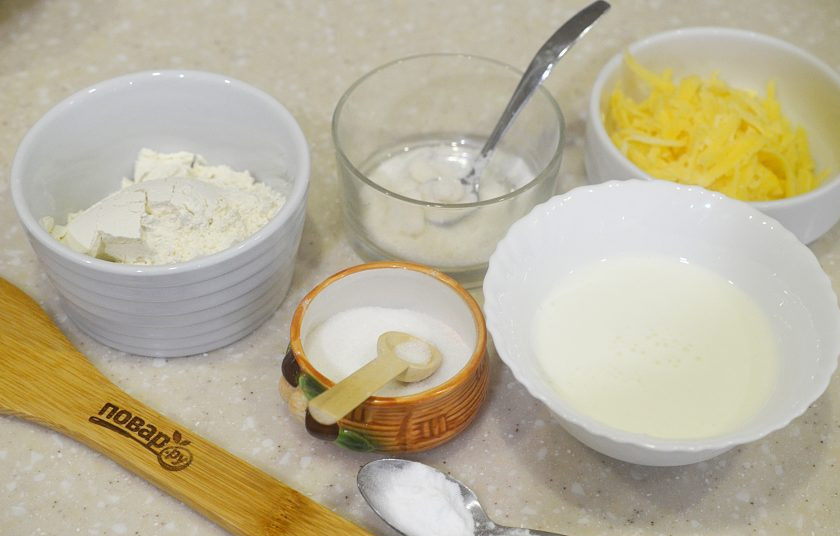 1. Этап. Сырные лепешки за 5 минут: 1. Подготовьте необходимые ингредиенты.