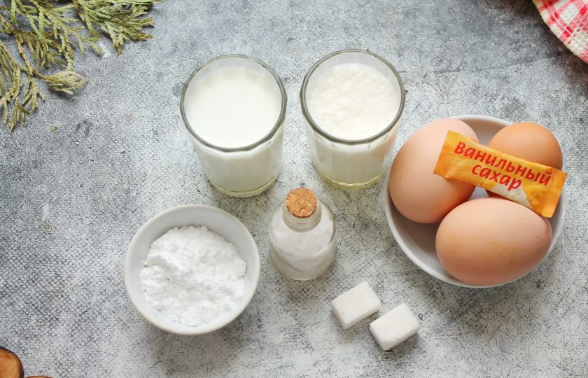 1. Этап. Снежки из белков: Подготовьте все необходимые ингредиенты для приготовления десерта. Яйца тщательно вымойте, вытрите. Разделите яйца на белки и желтки.