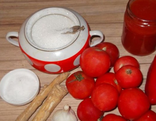 1. Этап. Помидоры в собственном соку на зиму: Подготовьте ингредиенты.