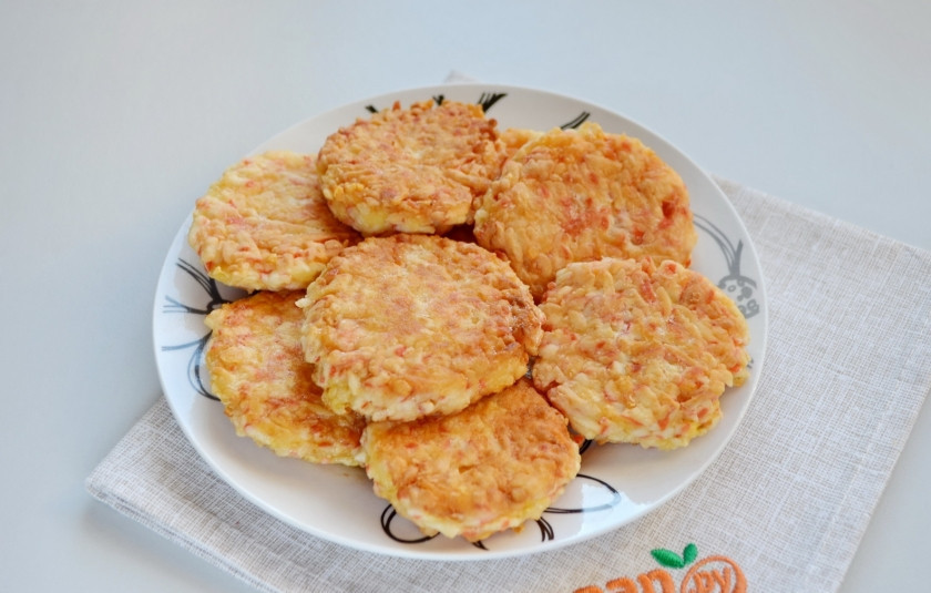 1. Этап. Котлетки из крабовых палочек: Котлетки из крабовых палочек готовы! Приятного!