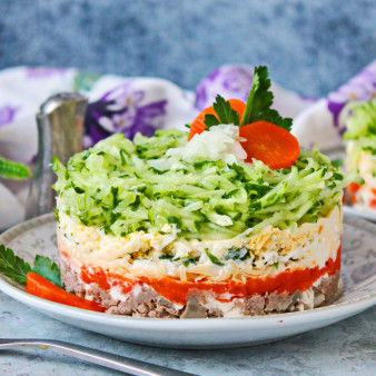 Слоеный салат с языком