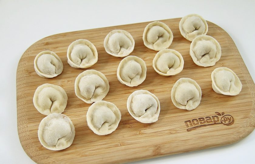 1. Этап. Московские пельмени: Все пельмени должны быть одной формы и примерно одного размера.